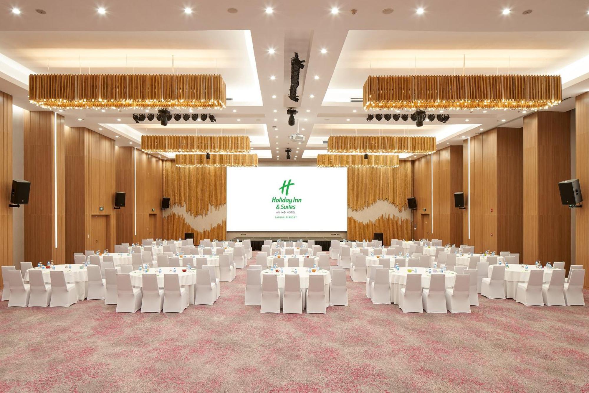 Holiday Inn & Suites Saigon Airport By Ihg Ciudad Ho Chi Minh  Exterior foto
